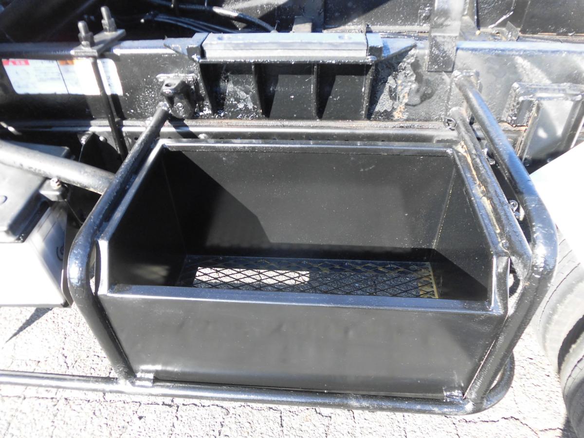 25年エルフ3T新明和アームロール 車検有!|中古トラックの販売・買取・査定のアイナビ