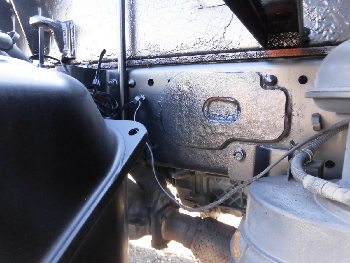 25年エルフ3T新明和アームロール 車検有!|中古トラックの販売・買取・査定のアイナビ