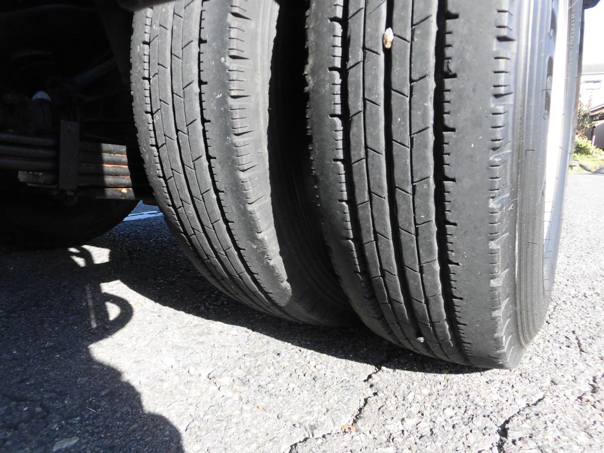 25年エルフ3T新明和アームロール 車検有!|中古トラックの販売・買取・査定のアイナビ