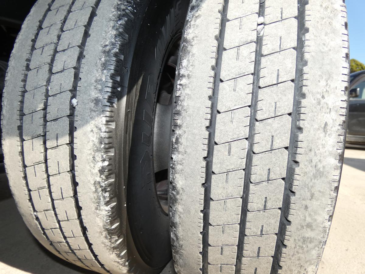 H27　1.5トン 平ボディ オートマ ETC　251129|中古トラックの販売・買取・査定のアイナビ