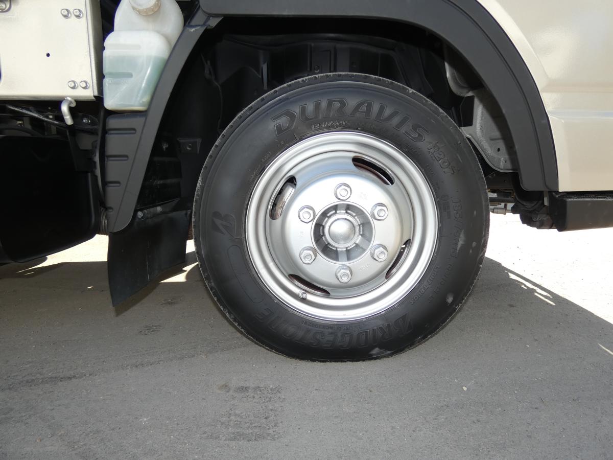 H27　1.5トン 平ボディ オートマ ETC　251129|中古トラックの販売・買取・査定のアイナビ