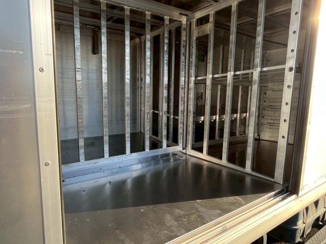 いすゞエルフボトルカー|中古トラックの販売・買取・査定のアイナビ