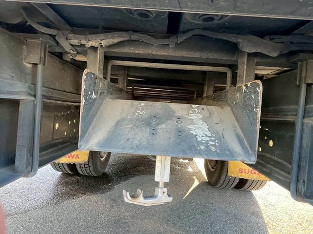 いすゞエルフボトルカー|中古トラックの販売・買取・査定のアイナビ