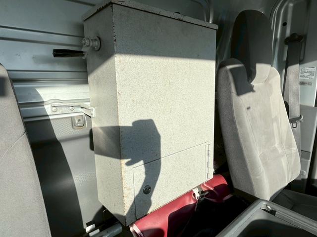 いすゞエルフボトルカー|中古トラックの販売・買取・査定のアイナビ