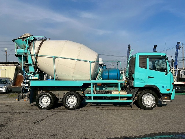 車検付★増トン車★11トン積載★6×4★3軸2デフ★KYB・8.9立米|中古トラックの販売・買取・査定のアイナビ