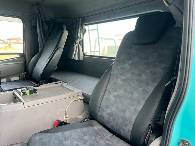 車検付★増トン車★11トン積載★6×4★3軸2デフ★KYB・8.9立米|中古トラックの販売・買取・査定のアイナビ