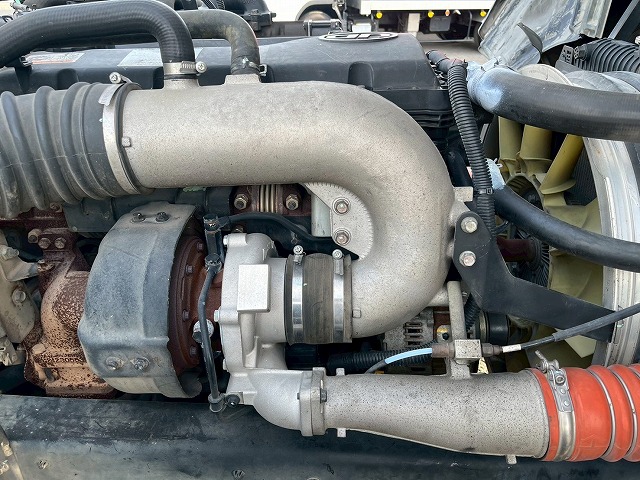 車検付★増トン車★11トン積載★6×4★3軸2デフ★KYB・8.9立米|中古トラックの販売・買取・査定のアイナビ