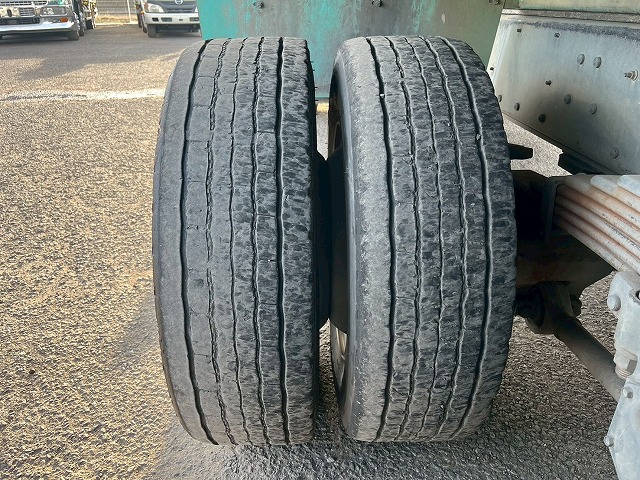 車検付★増トン車★11トン積載★6×4★3軸2デフ★KYB・8.9立米|中古トラックの販売・買取・査定のアイナビ