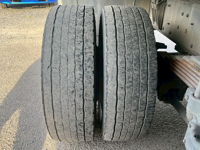 車検付★増トン車★11トン積載★6×4★3軸2デフ★KYB・8.9立米|中古トラックの販売・買取・査定のアイナビ