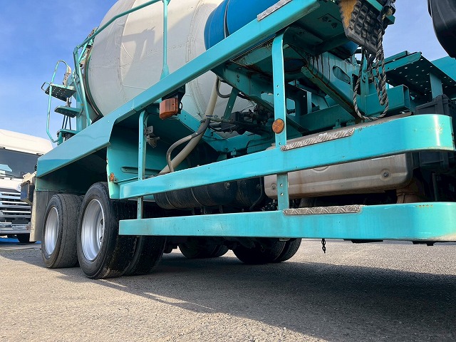 車検付★増トン車★11トン積載★6×4★3軸2デフ★KYB・8.9立米|中古トラックの販売・買取・査定のアイナビ