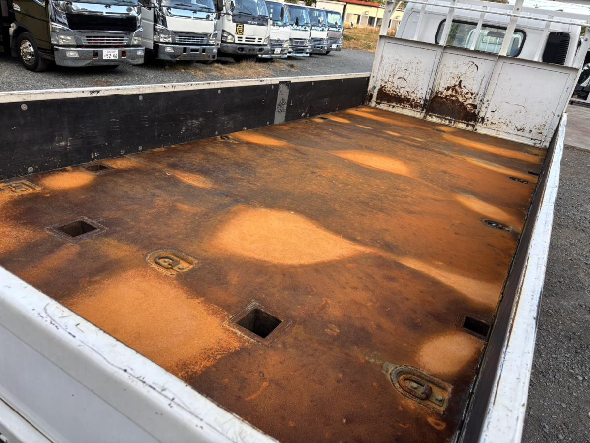 三菱ふそう キャンター 積載4.5t ワイド超ロング平ボディ|中古トラックの販売・買取・査定のアイナビ