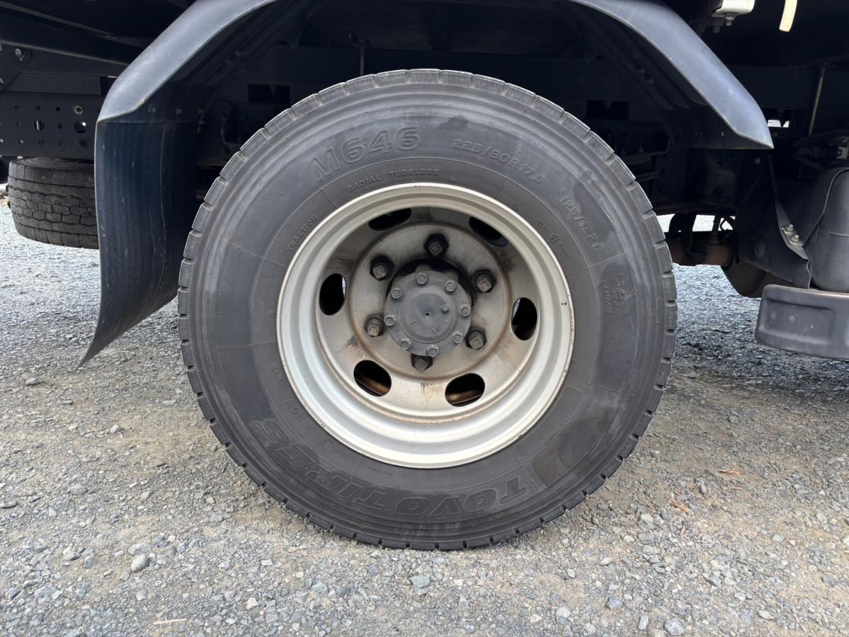 三菱ふそう キャンター 積載4.5t ワイド超ロング平ボディ|中古トラックの販売・買取・査定のアイナビ