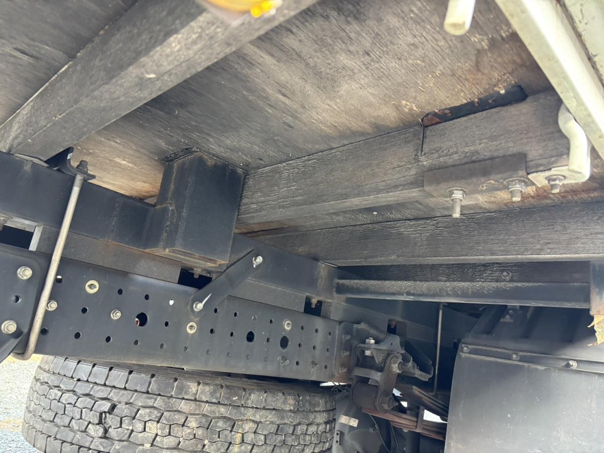 三菱ふそう キャンター 積載4.5t ワイド超ロング平ボディ|中古トラックの販売・買取・査定のアイナビ