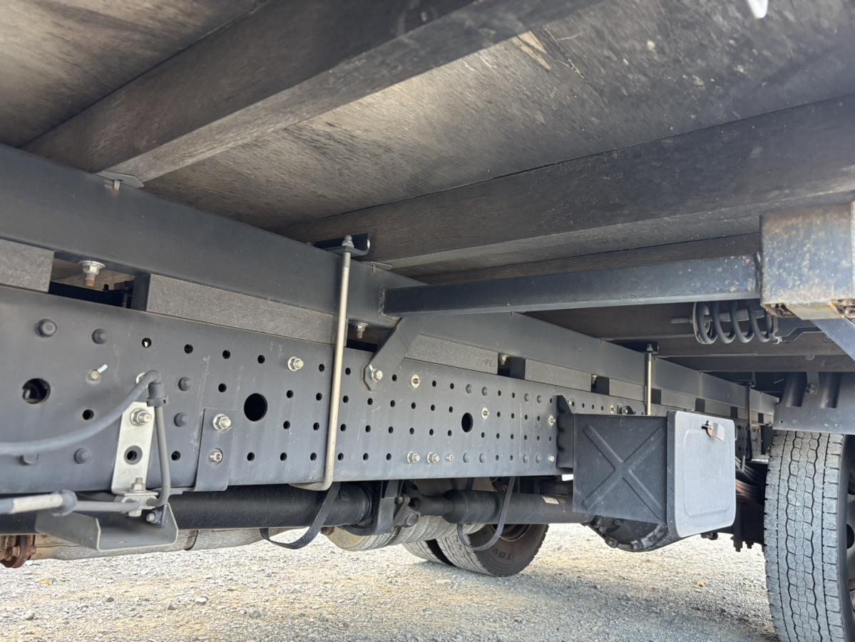 三菱ふそう キャンター 積載4.5t ワイド超ロング平ボディ|中古トラックの販売・買取・査定のアイナビ