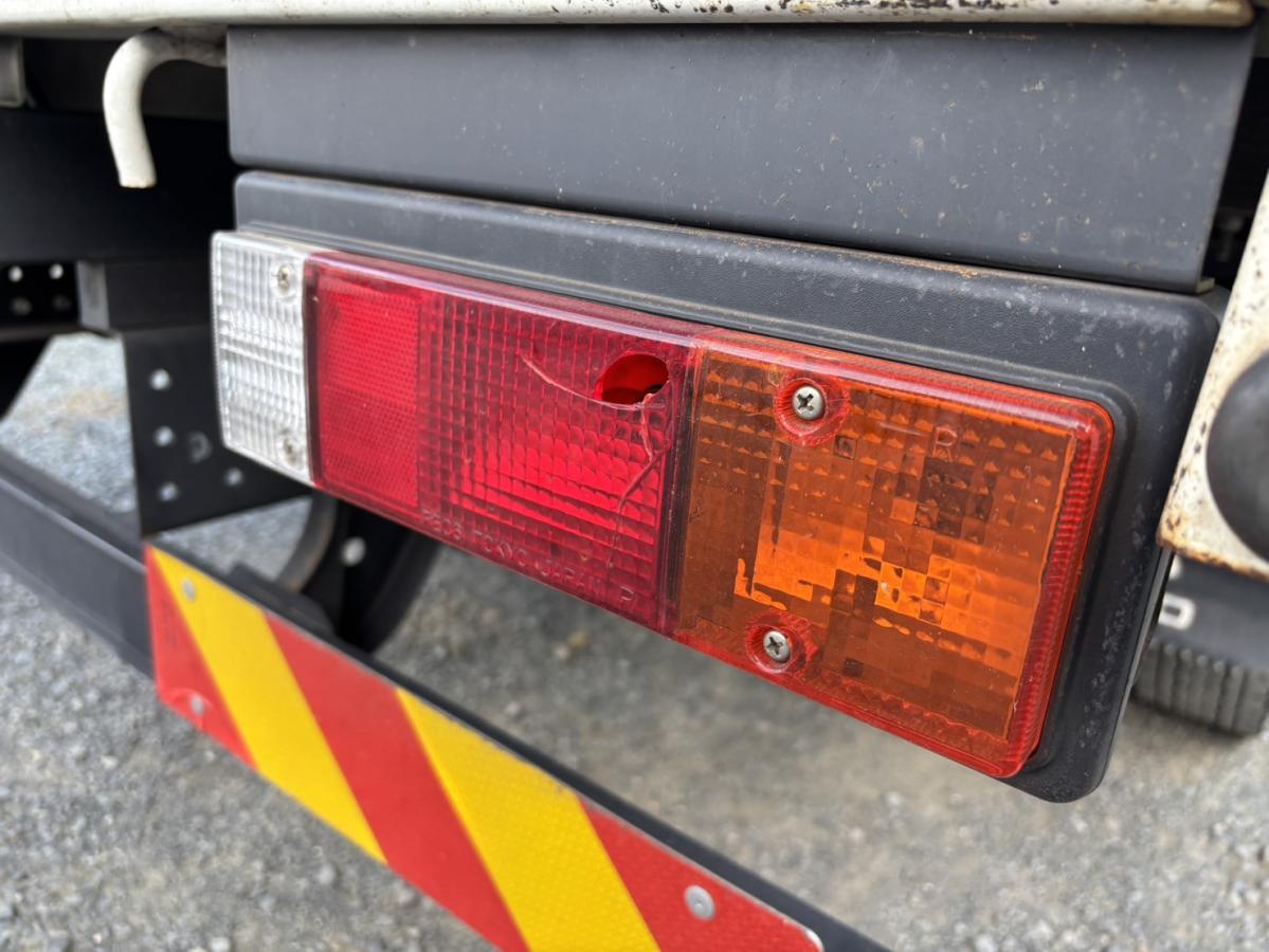 三菱ふそう キャンター 積載4.5t ワイド超ロング平ボディ|中古トラックの販売・買取・査定のアイナビ