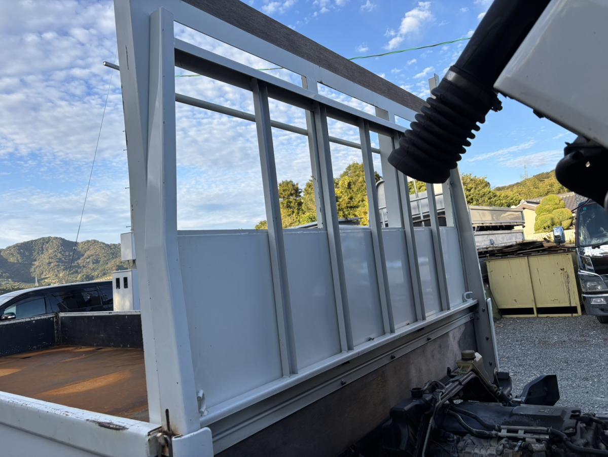 三菱ふそう キャンター 積載4.5t ワイド超ロング平ボディ|中古トラックの販売・買取・査定のアイナビ