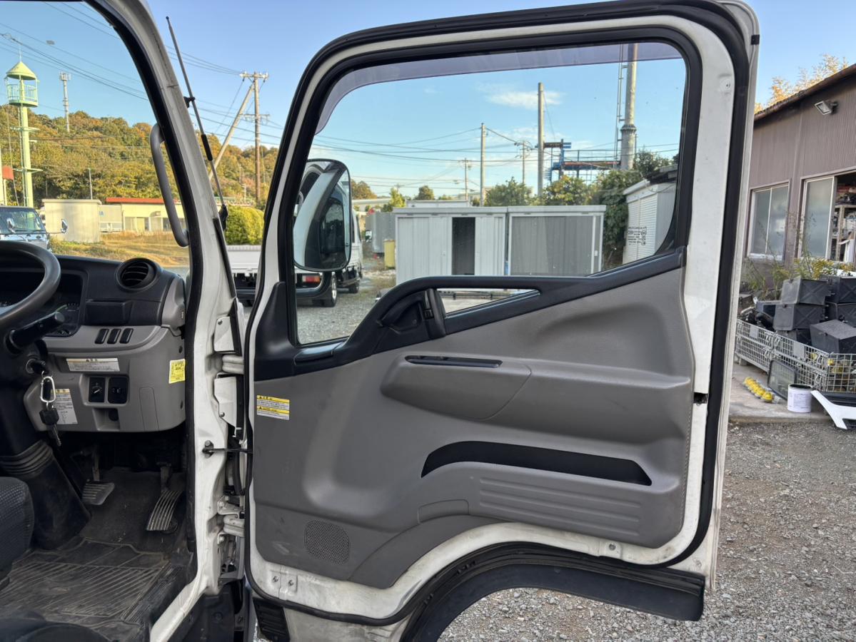 三菱ふそう キャンター 積載4.5t ワイド超ロング平ボディ|中古トラックの販売・買取・査定のアイナビ