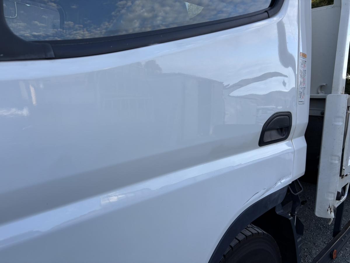 三菱ふそう キャンター 積載4.5t ワイド超ロング平ボディ|中古トラックの販売・買取・査定のアイナビ