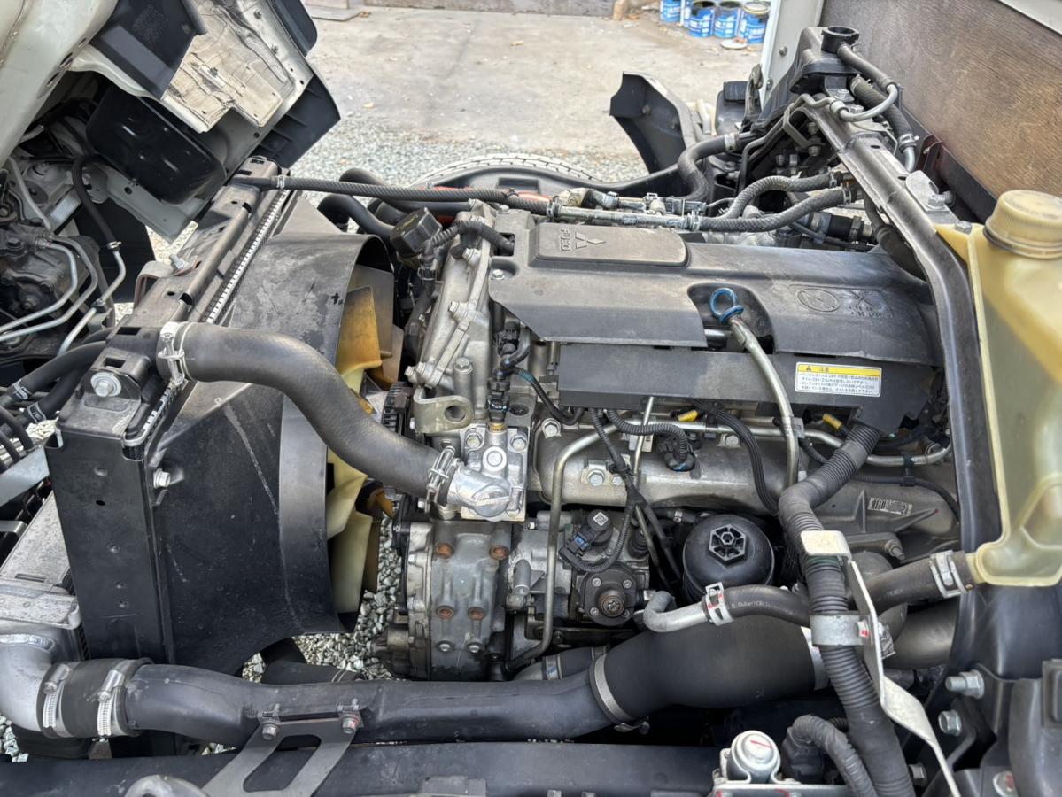 三菱ふそう キャンター 積載4.5t ワイド超ロング平ボディ|中古トラックの販売・買取・査定のアイナビ