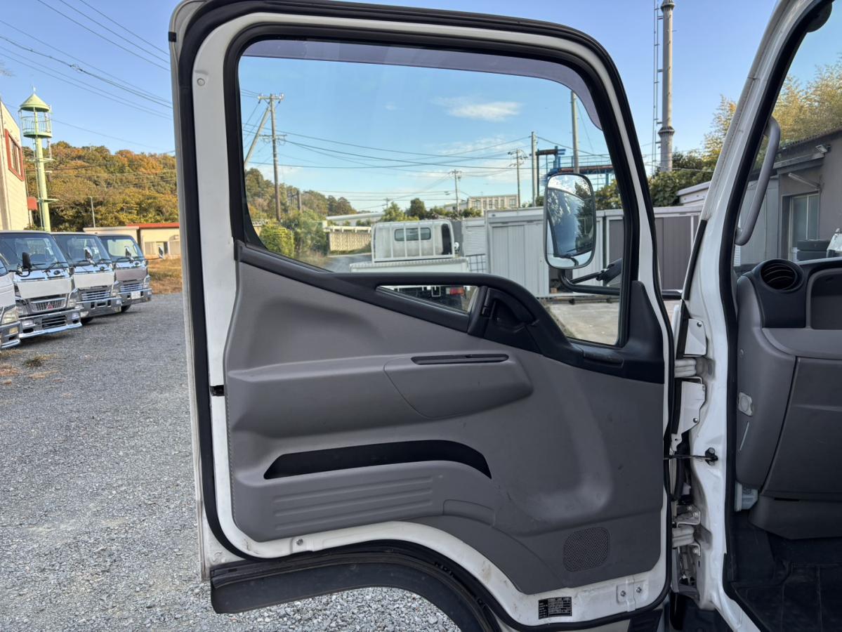 三菱ふそう キャンター 積載4.5t ワイド超ロング平ボディ|中古トラックの販売・買取・査定のアイナビ