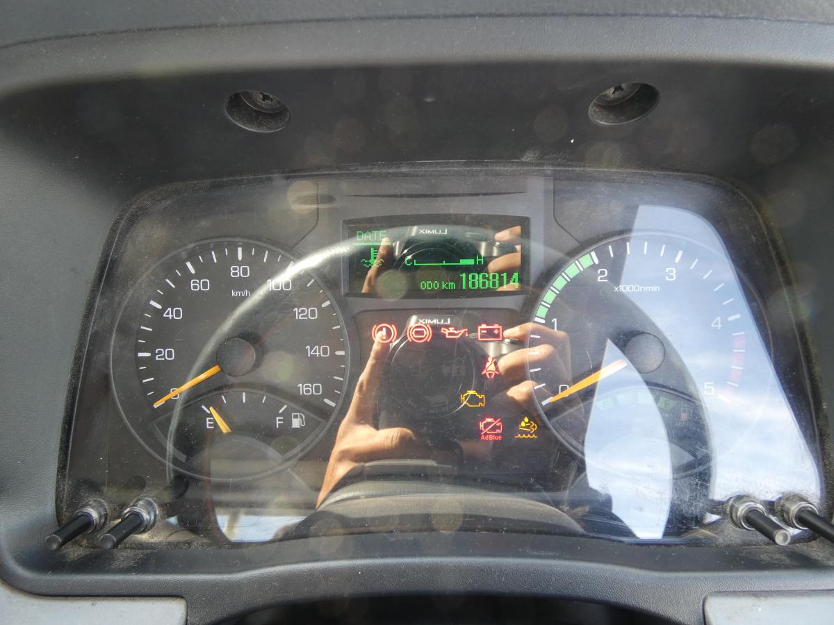 H27 マニュアル 2トン 平ボディ　251037|中古トラックの販売・買取・査定のアイナビ