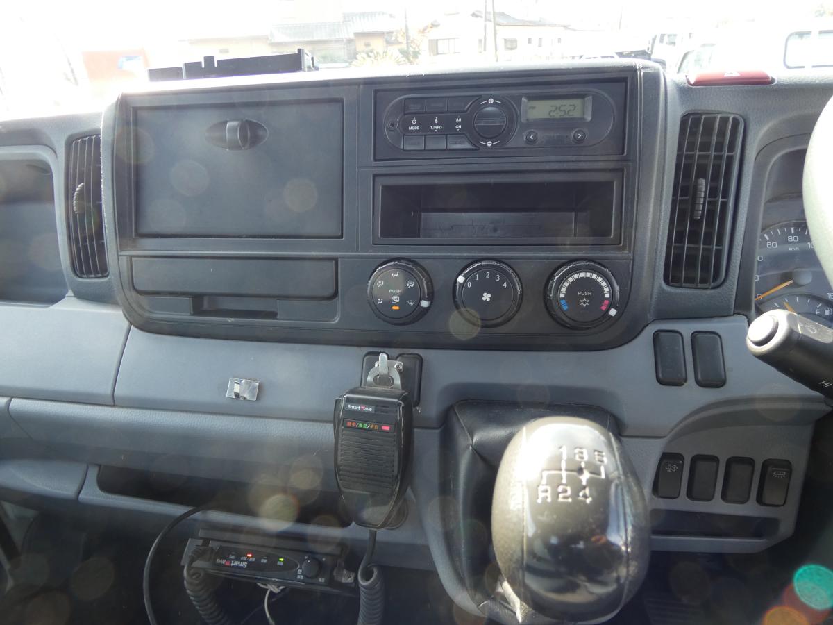 H27 マニュアル 2トン 平ボディ　251037|中古トラックの販売・買取・査定のアイナビ