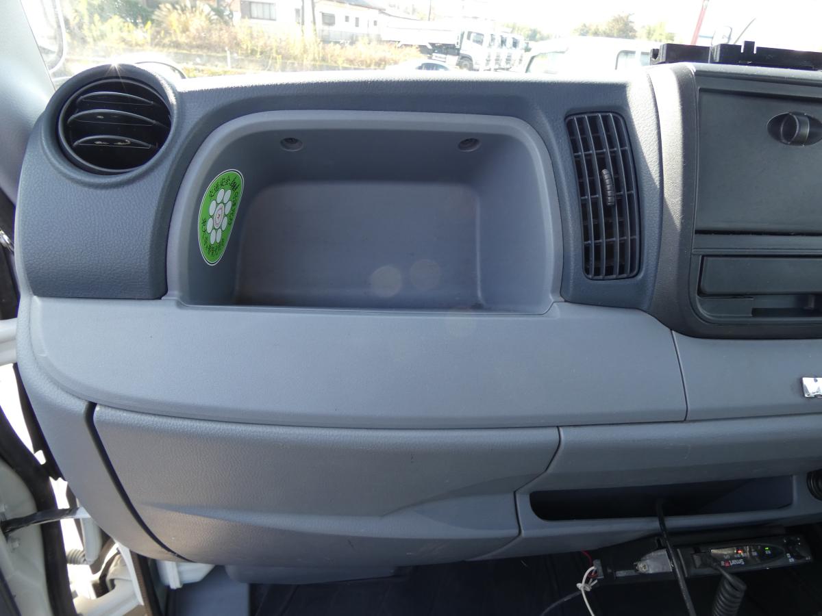 H27 マニュアル 2トン 平ボディ　251037|中古トラックの販売・買取・査定のアイナビ