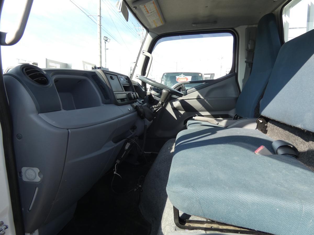 H27 マニュアル 2トン 平ボディ　251037|中古トラックの販売・買取・査定のアイナビ