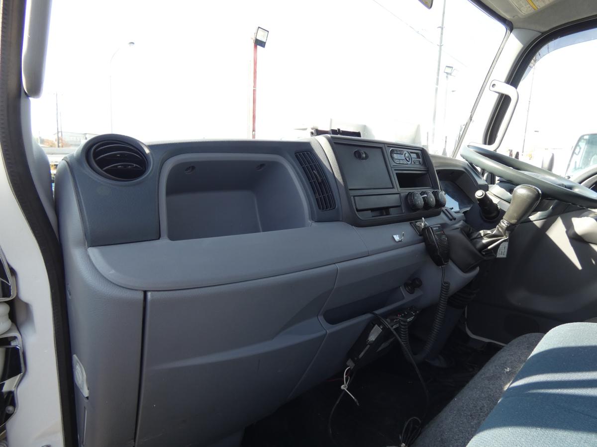 H27 マニュアル 2トン 平ボディ　251037|中古トラックの販売・買取・査定のアイナビ