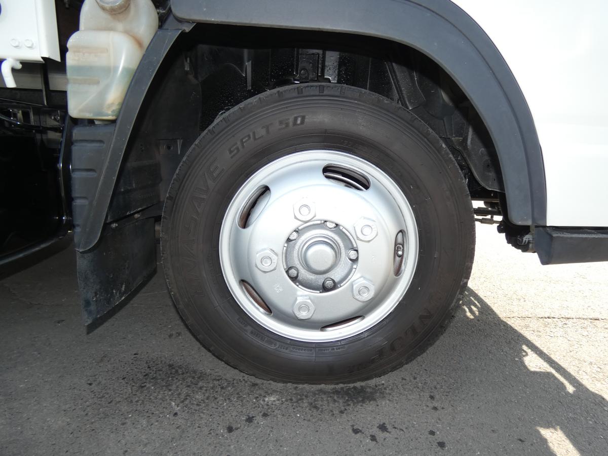 H27 マニュアル 2トン 平ボディ　251037|中古トラックの販売・買取・査定のアイナビ