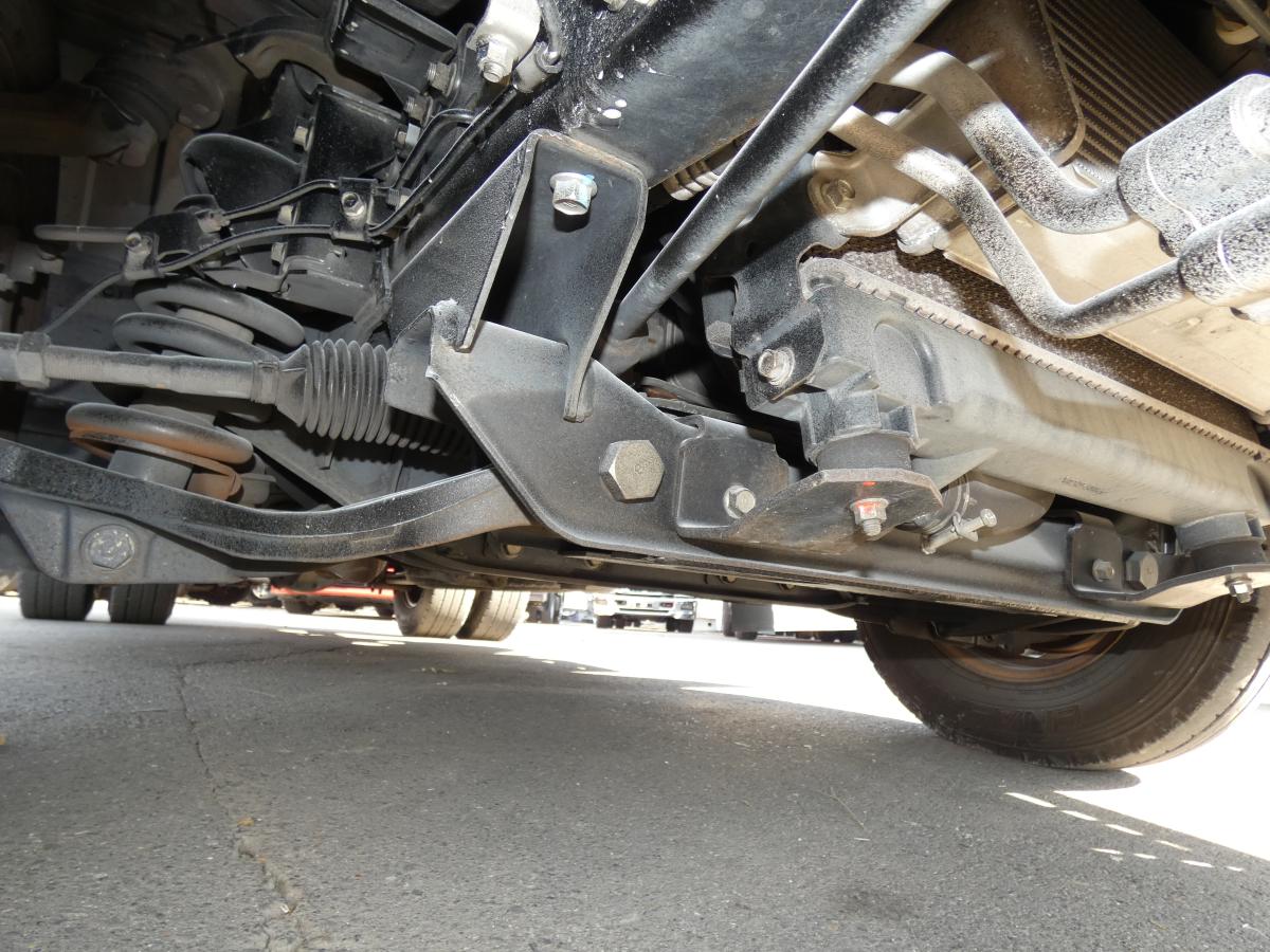 H27 マニュアル 2トン 平ボディ　251037|中古トラックの販売・買取・査定のアイナビ