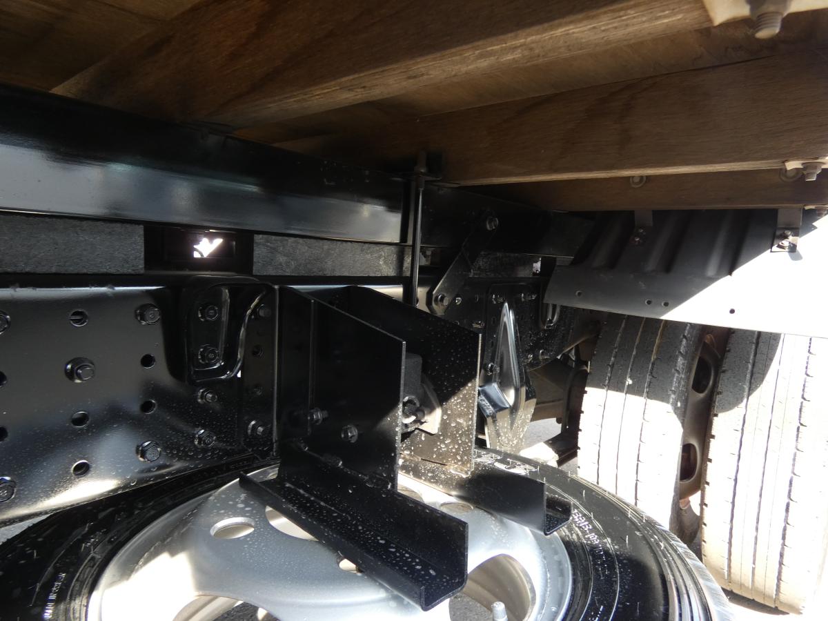 H27 マニュアル 2トン 平ボディ　251037|中古トラックの販売・買取・査定のアイナビ