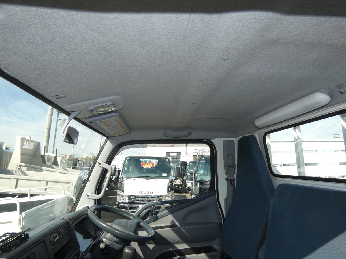 H27 マニュアル 2トン 平ボディ　251037|中古トラックの販売・買取・査定のアイナビ