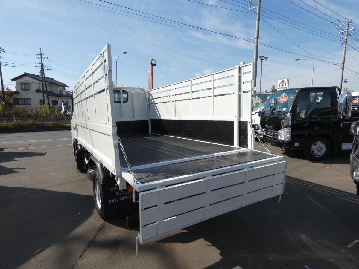 H27 マニュアル 2トン 平ボディ　251037|中古トラックの販売・買取・査定のアイナビ