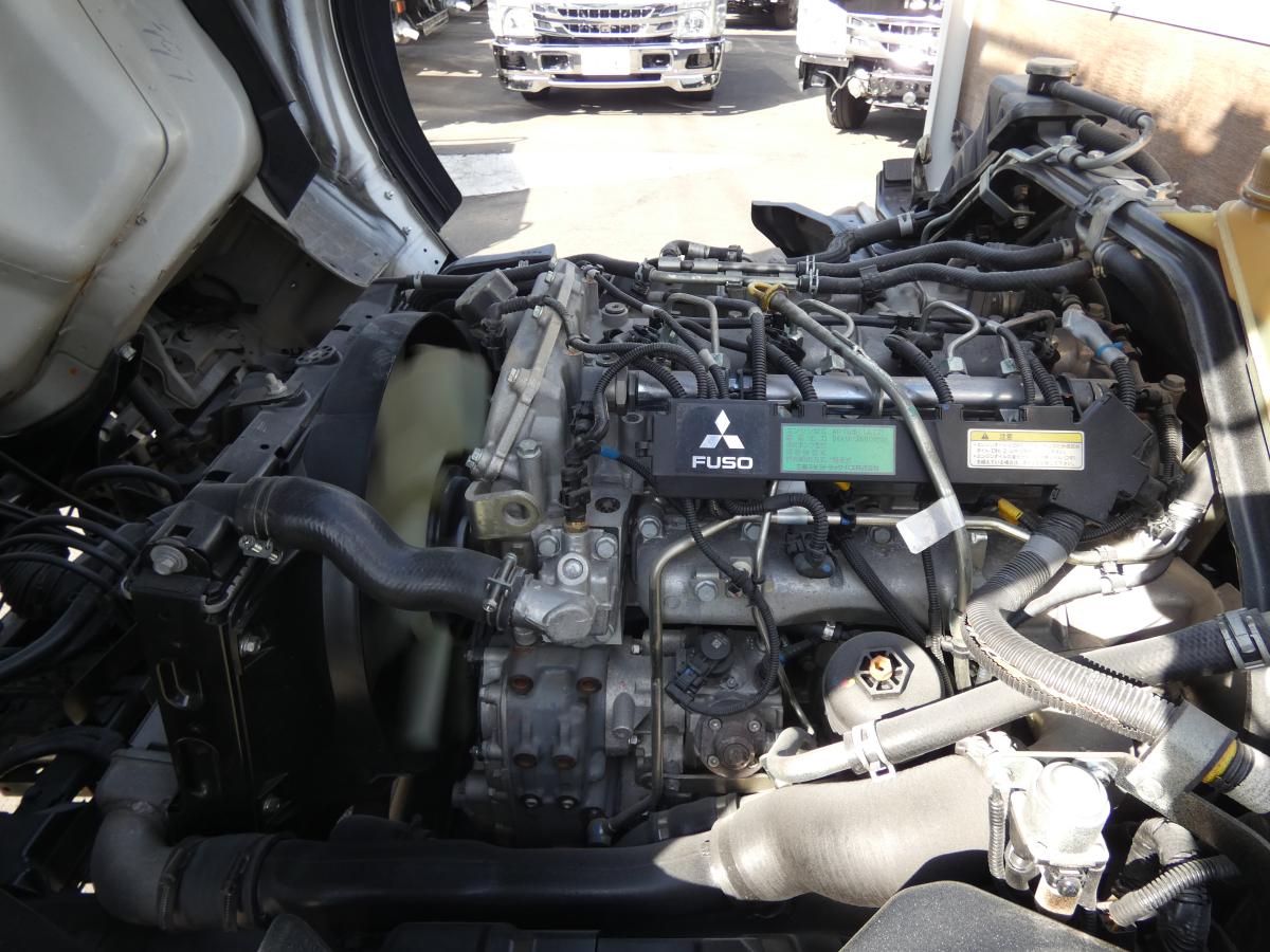 H27 マニュアル 2トン 平ボディ　251037|中古トラックの販売・買取・査定のアイナビ