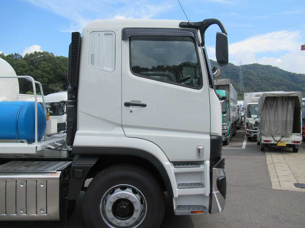 カヤバ MR4451 ドラム容量8.7立米 電動ホッパーカバー|中古トラックの販売・買取・査定のアイナビ