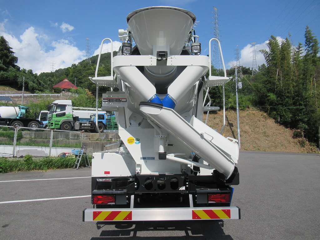 カヤバ MR4451 ドラム容量8.7立米 電動ホッパーカバー|中古トラックの販売・買取・査定のアイナビ