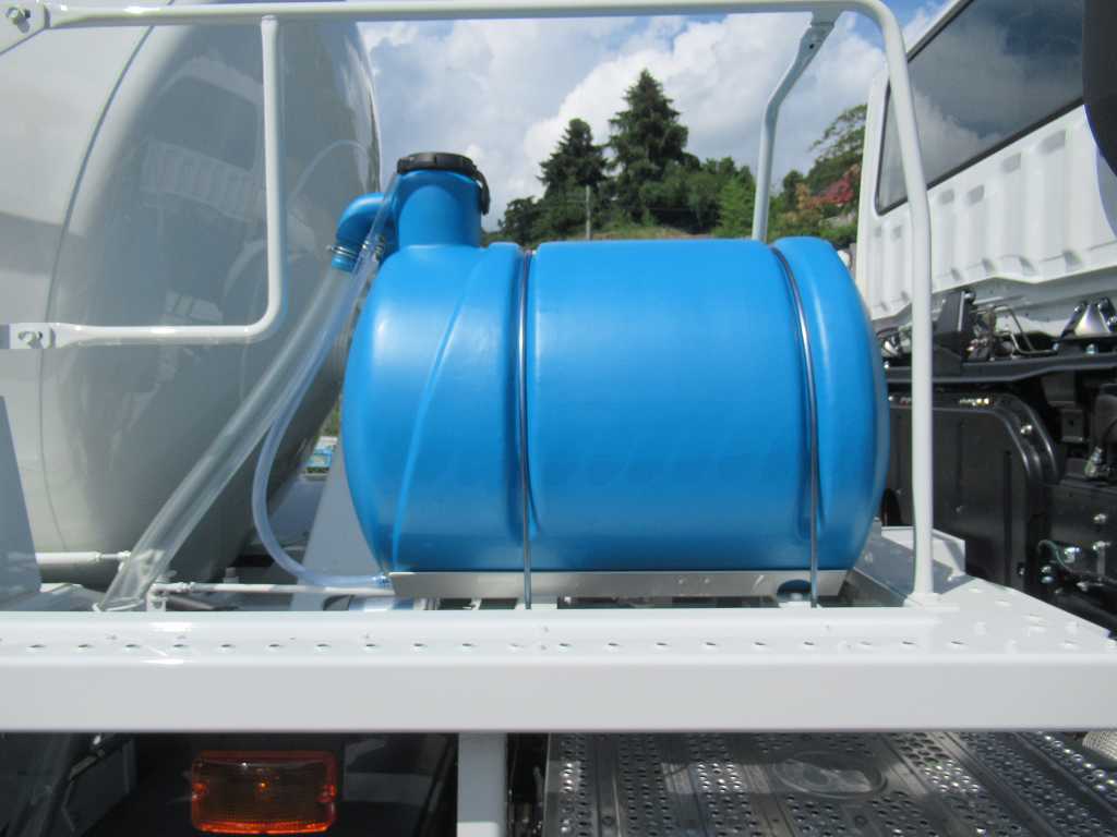 カヤバ MR4451 ドラム容量8.7立米 電動ホッパーカバー|中古トラックの販売・買取・査定のアイナビ