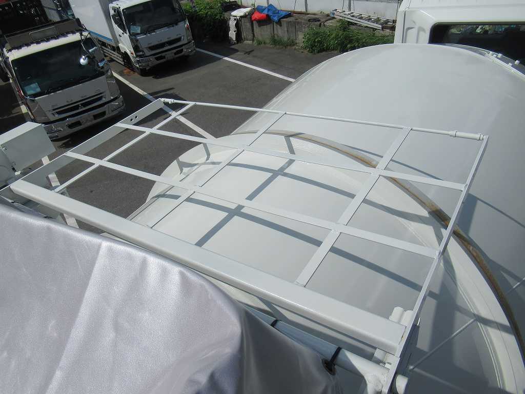 カヤバ MR4451 ドラム容量8.7立米 電動ホッパーカバー|中古トラックの販売・買取・査定のアイナビ