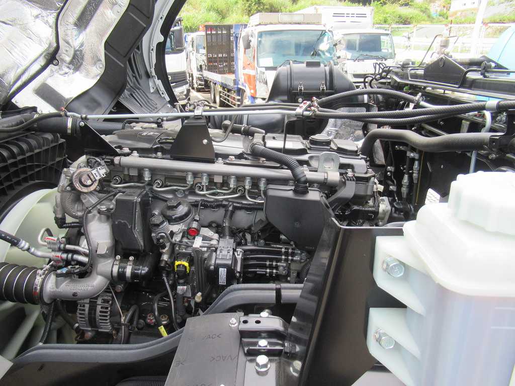 カヤバ MR4451 ドラム容量8.7立米 電動ホッパーカバー|中古トラックの販売・買取・査定のアイナビ