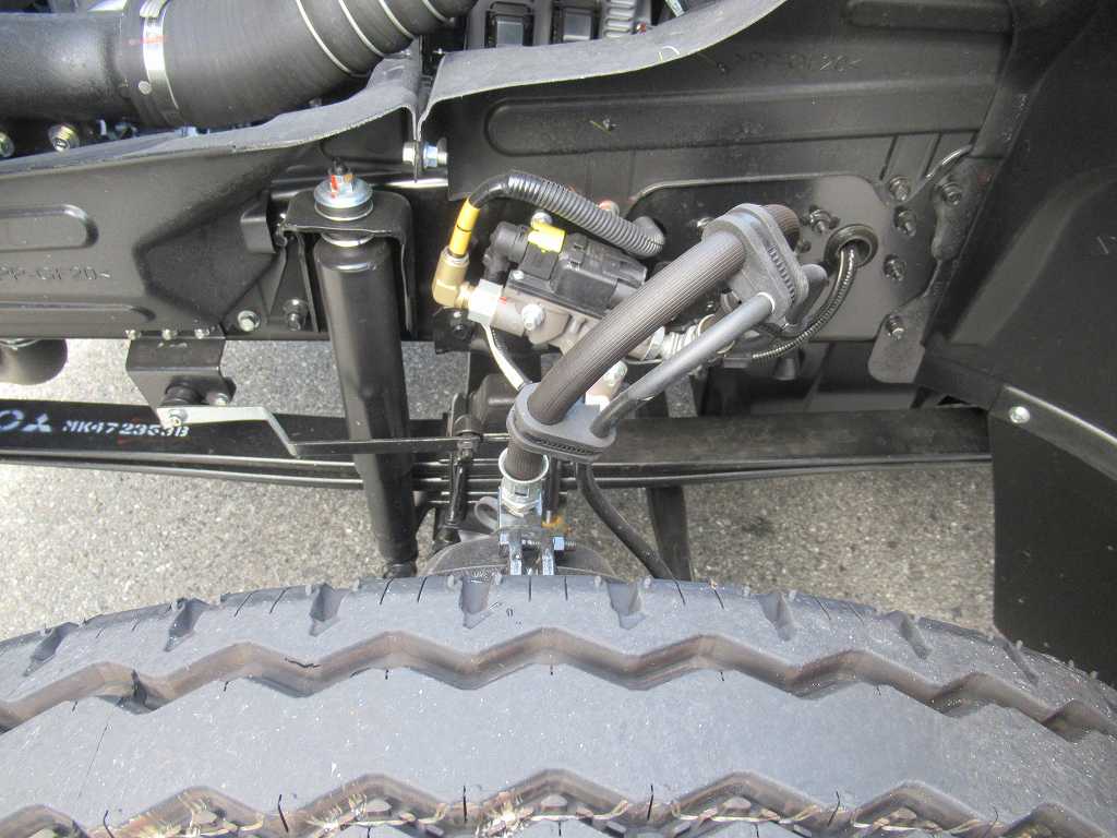 極東製 4t フックロール ラジコン ベッドレス 220PS 6速|中古トラックの販売・買取・査定のアイナビ