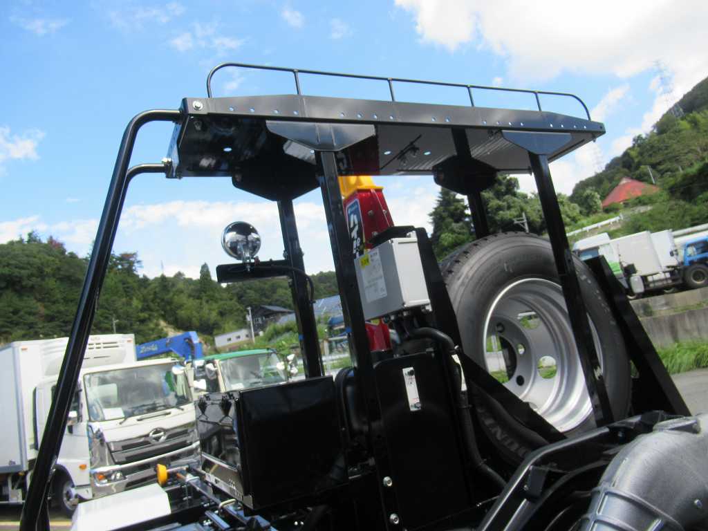 極東製 4t フックロール ラジコン ベッドレス 220PS 6速|中古トラックの販売・買取・査定のアイナビ