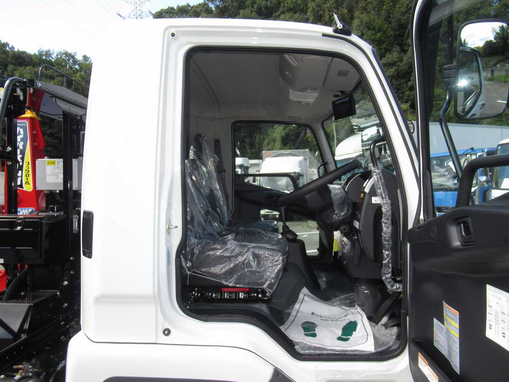 極東製 4t フックロール ラジコン ベッドレス 220PS 6速|中古トラックの販売・買取・査定のアイナビ