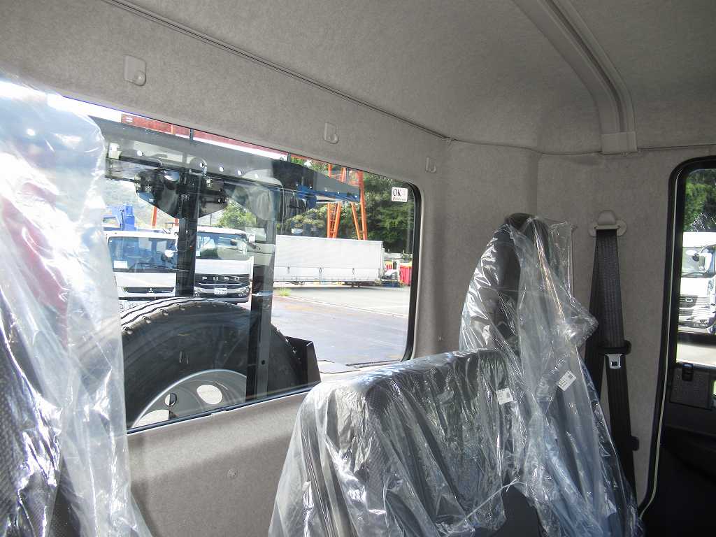 極東製 4t フックロール ラジコン ベッドレス 220PS 6速|中古トラックの販売・買取・査定のアイナビ