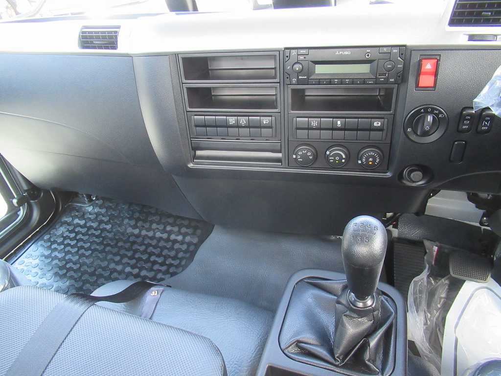 極東製 4t フックロール ラジコン ベッドレス 220PS 6速|中古トラックの販売・買取・査定のアイナビ