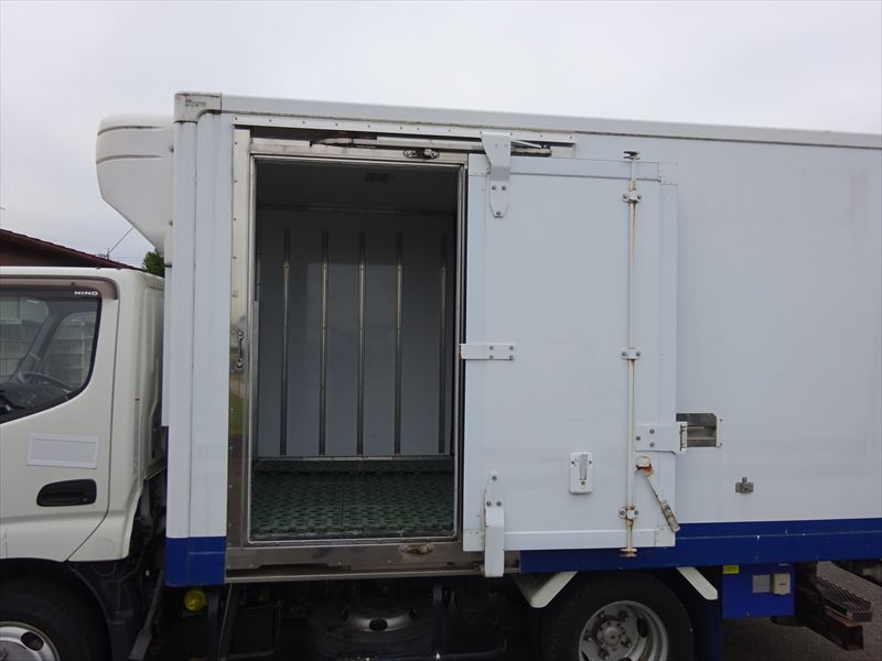 日野デュトロ冷凍バン|中古トラックの販売・買取・査定のアイナビ