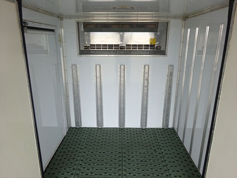 日野デュトロ冷凍バン|中古トラックの販売・買取・査定のアイナビ