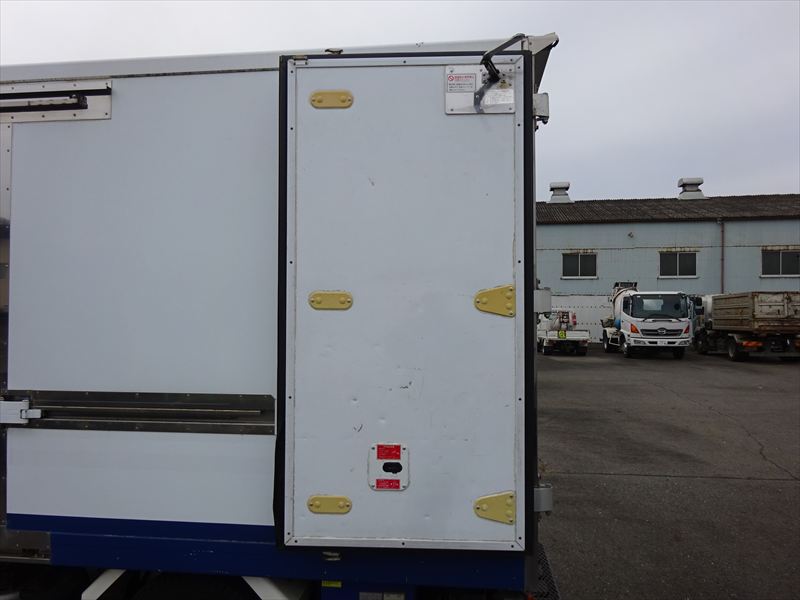 日野デュトロ冷凍バン|中古トラックの販売・買取・査定のアイナビ