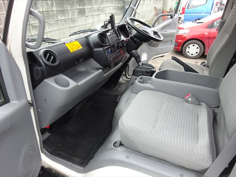 日野デュトロ冷凍バン|中古トラックの販売・買取・査定のアイナビ