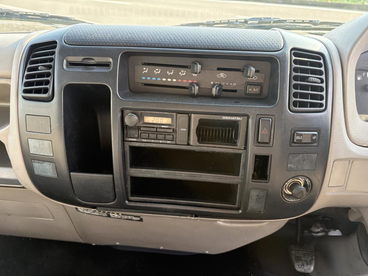 H16ダイナWキャブ ディーゼル|中古トラックの販売・買取・査定のアイナビ